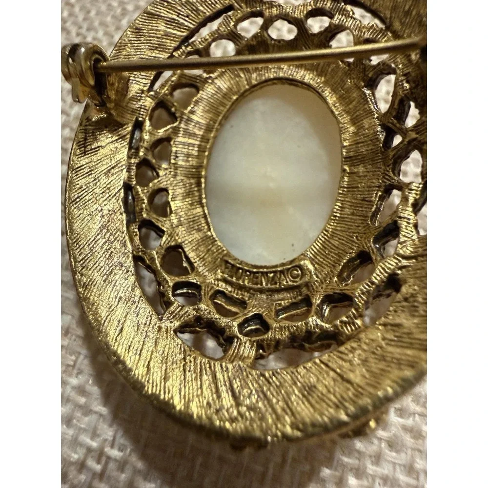 Florenza vintage brooch